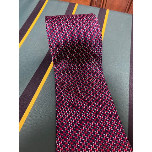 Jos. A. Bank Signature Men's Red Blue Geometric Silk Classic Neck Tie - Picture 3 of 5